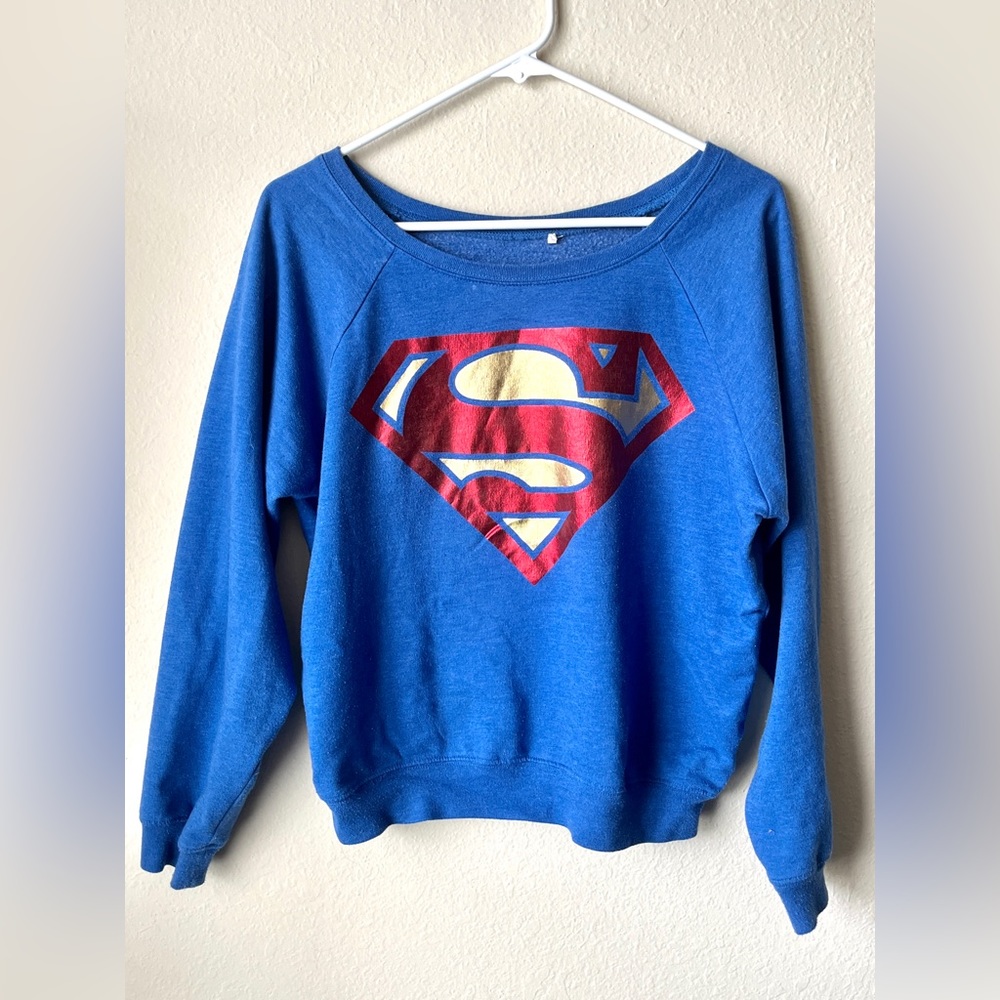 Superman Woman’s Sweatshirt - Picture 1 of 3